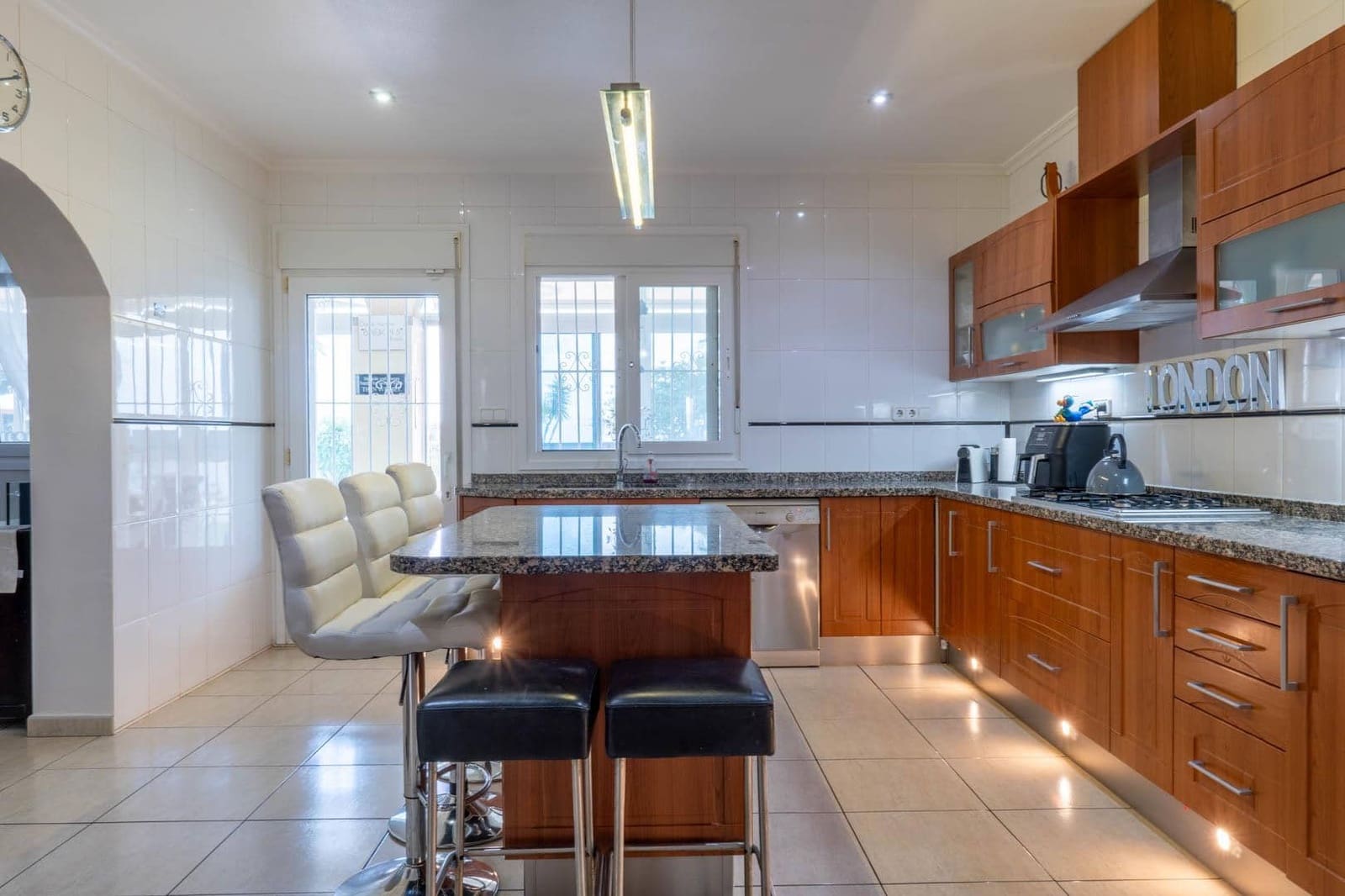 6 soveværelse Villa til salg i Gea y Truyols - € 570.000 (Ref: 9236006)