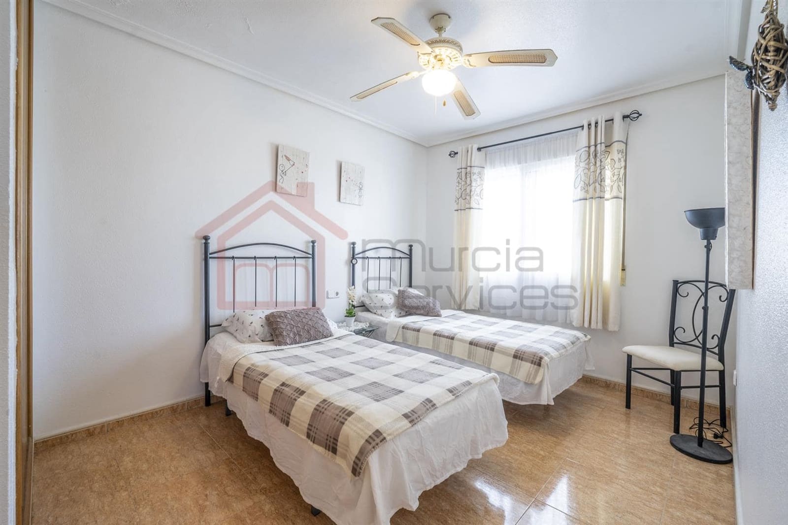 Chalet de 3 habitaciones en Los Alcázares en venta - 285.000 € (Ref: 9257816)