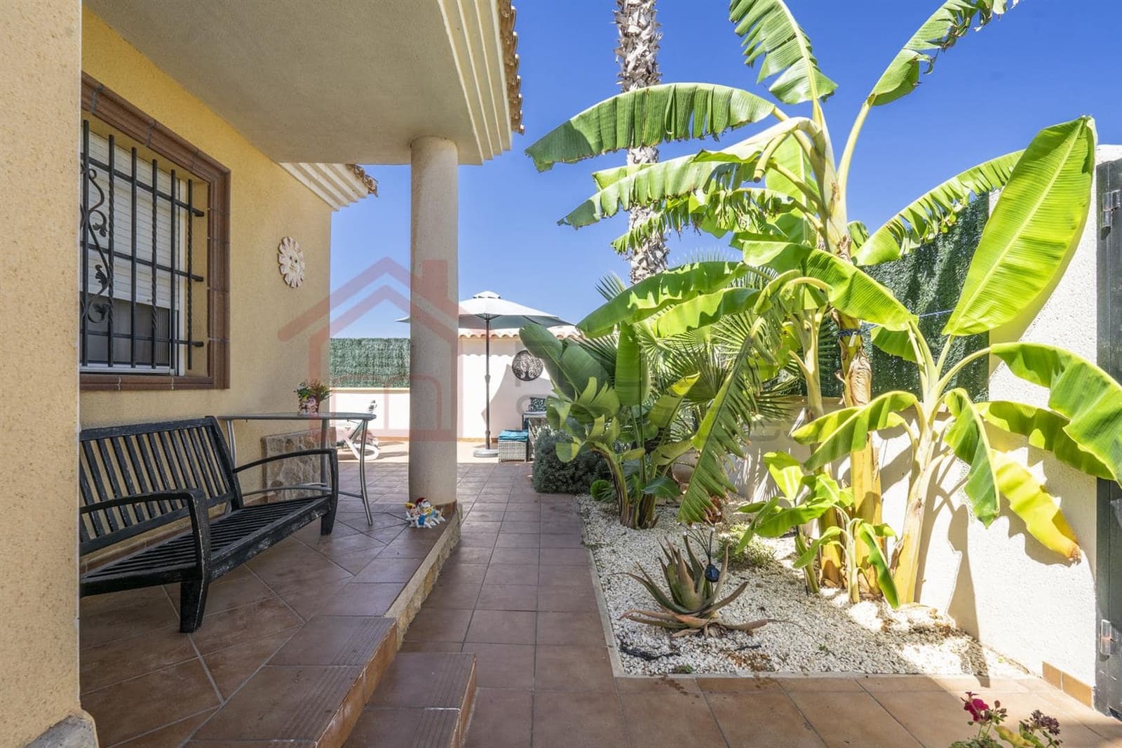 Chalet de 3 habitaciones en Los Alcázares en venta - 285.000 € (Ref: 9257816)