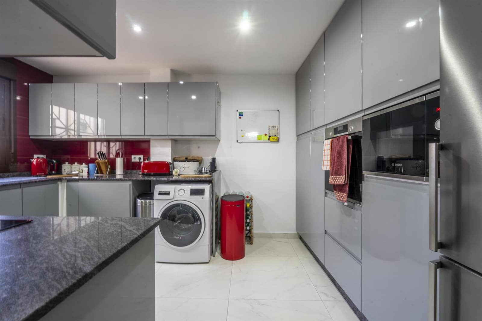 3 slaapkamer Huis te koop in San Cayetano met zwembad - € 195.000 (Ref: 9387402)