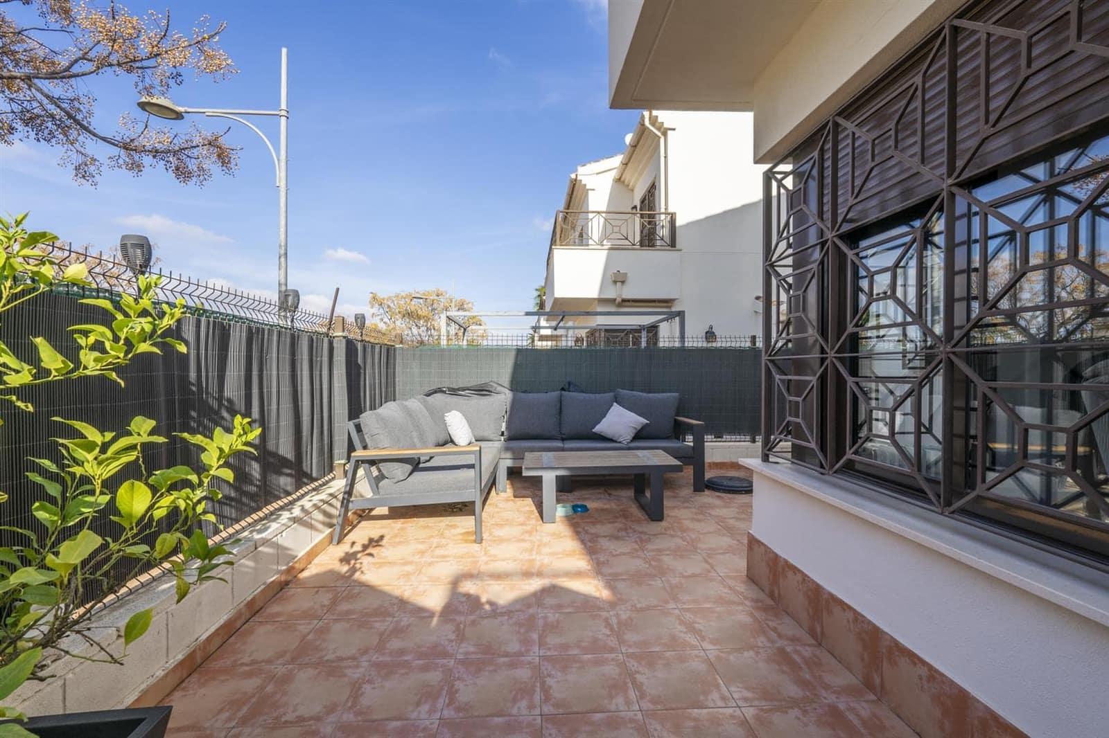 3 makuuhuone Omakotitalo myytävänä paikassa San Cayetano mukana uima-altaan - 195 000 € (Ref: 9387402)