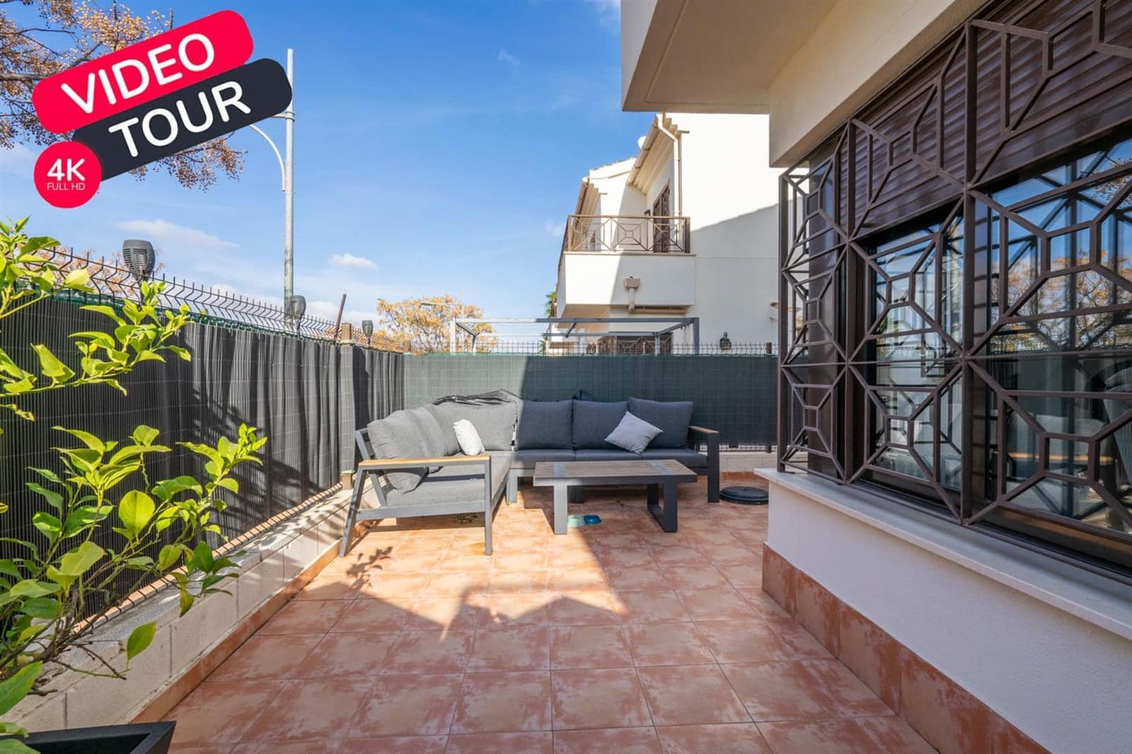 3 bedroom Townhouse for sale in San Cayetano with pool - € 195,000 (Ref: 9387402)