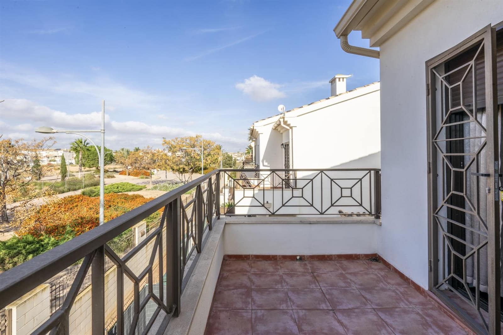 3 bedroom Townhouse for sale in San Cayetano with pool - € 195,000 (Ref: 9387402)