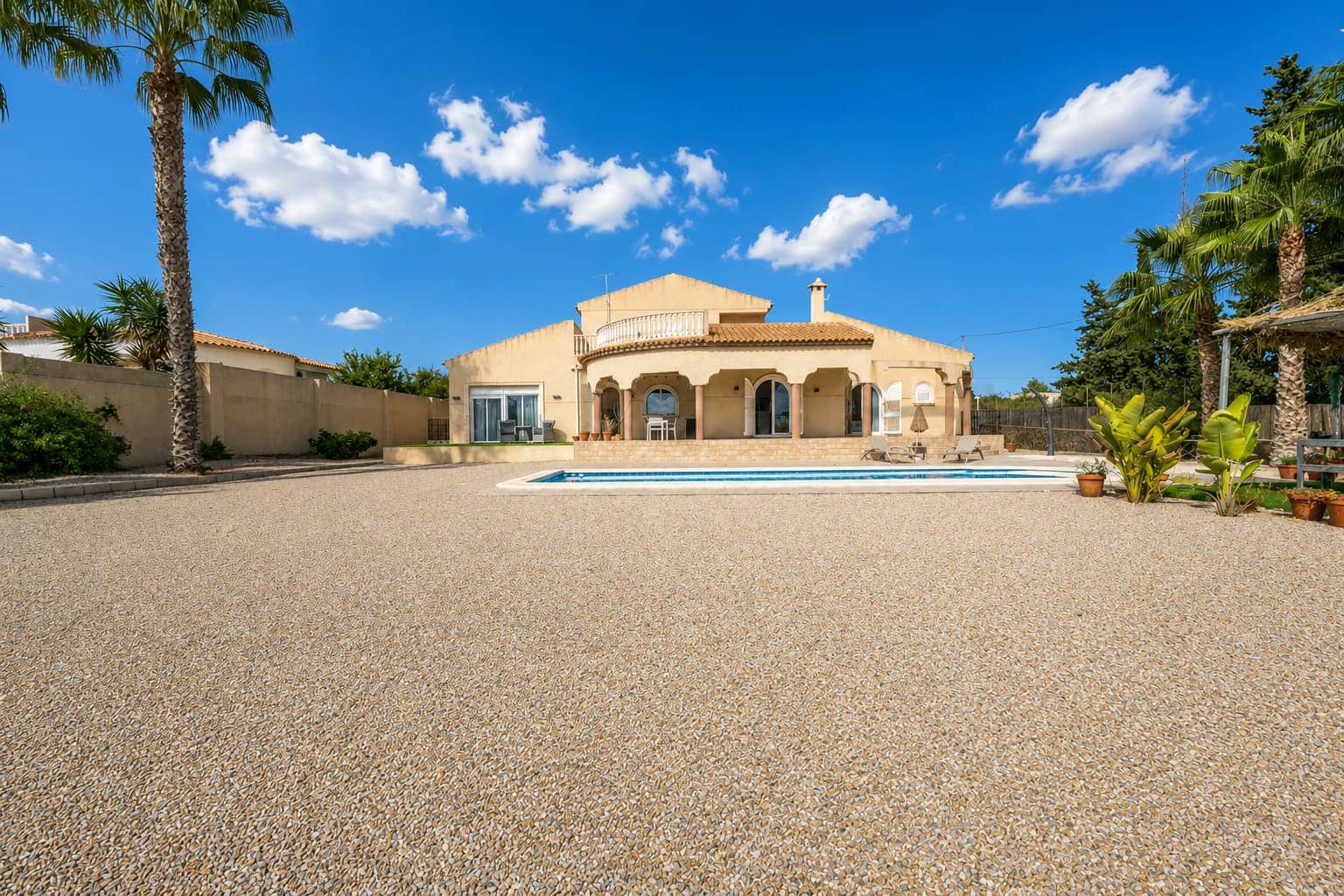 5 bedroom Villa for sale in Gea y Truyols - € 395,000 (Ref: 9393797)