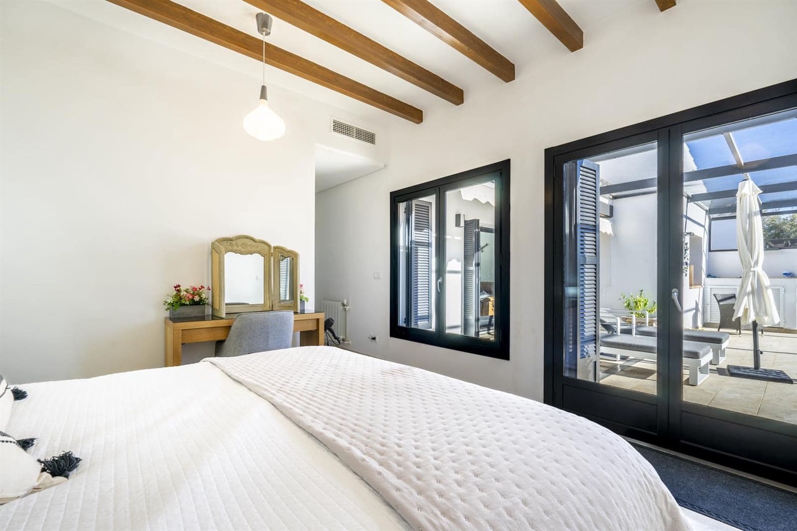 4 makuuhuone Huvila myytävänä paikassa Banos y Mendigo - 595 000 € (Ref: 9439496)