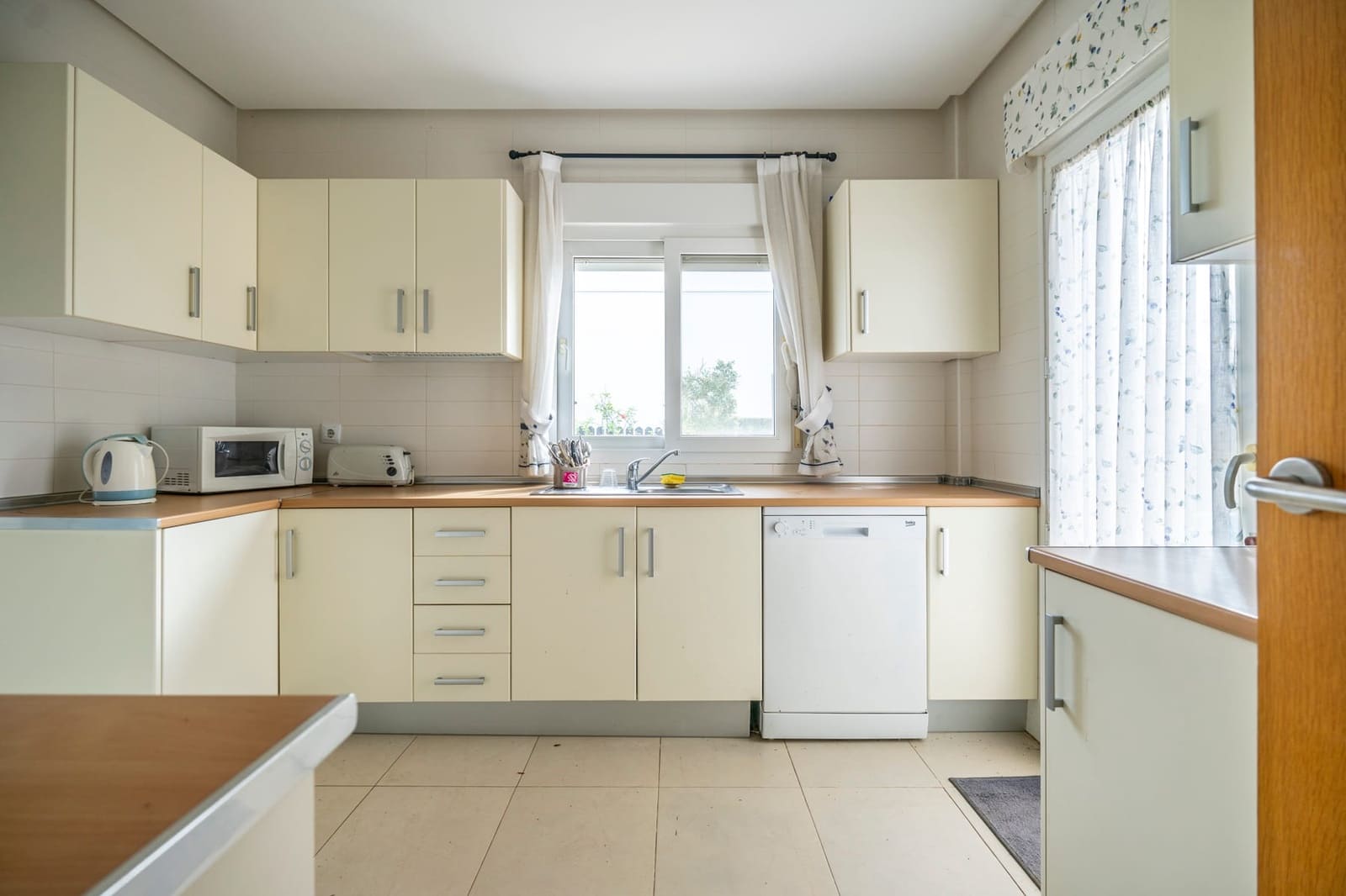 3 bedroom Villa for rent in Roldan - € 1,400 (Ref: 9450989)