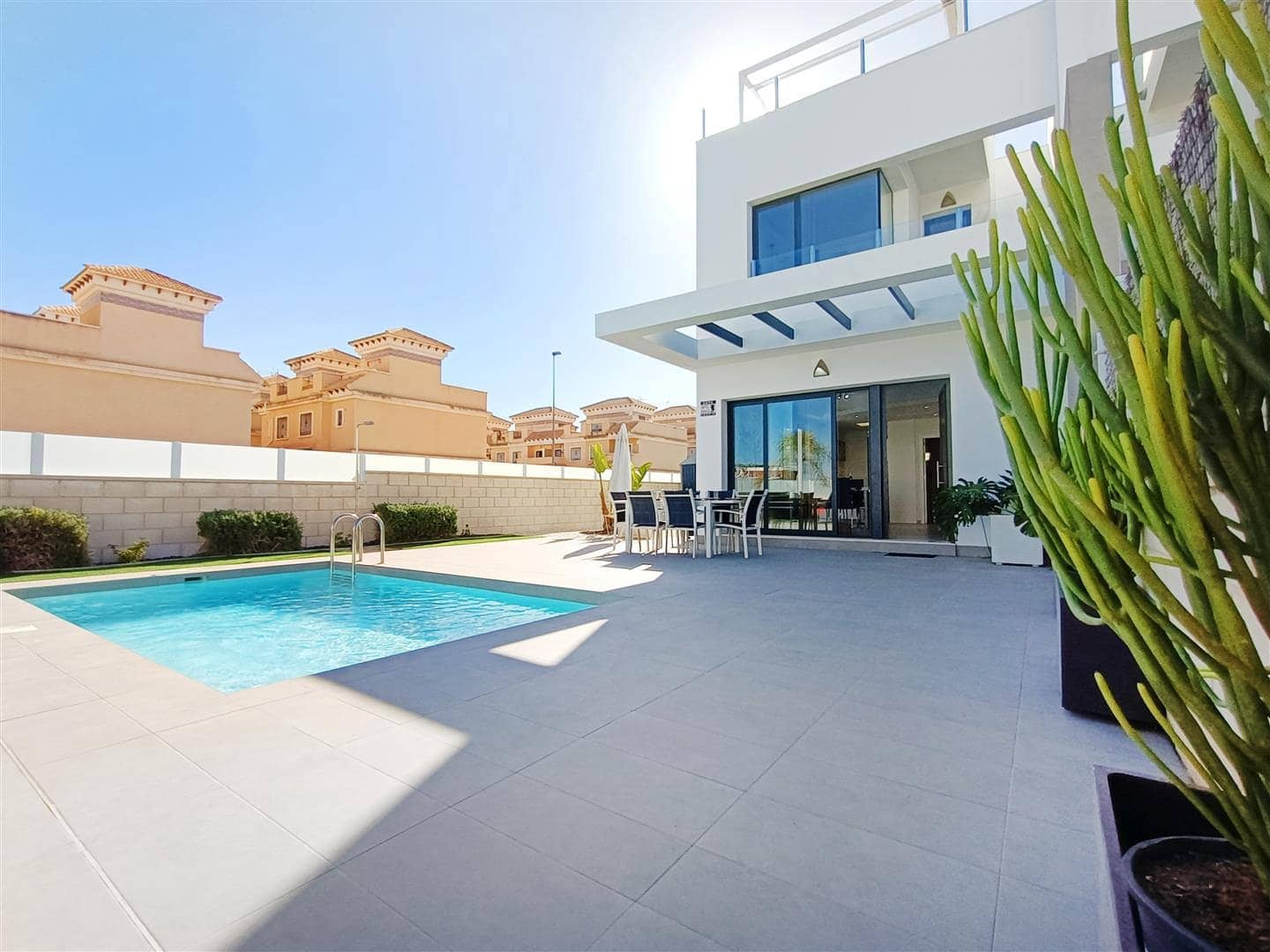 3 soveværelse Villa til salg i Villamartin - € 395.000 (Ref: 9468132)