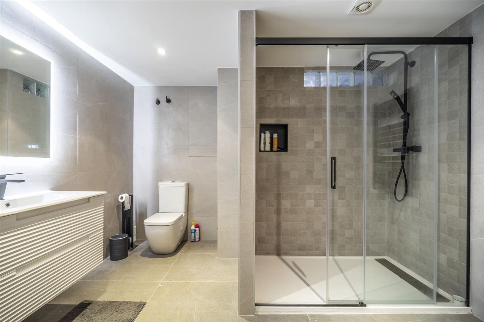 6 slaapkamer Villa te koop in Avileses - € 225.000 (Ref: 9598685)