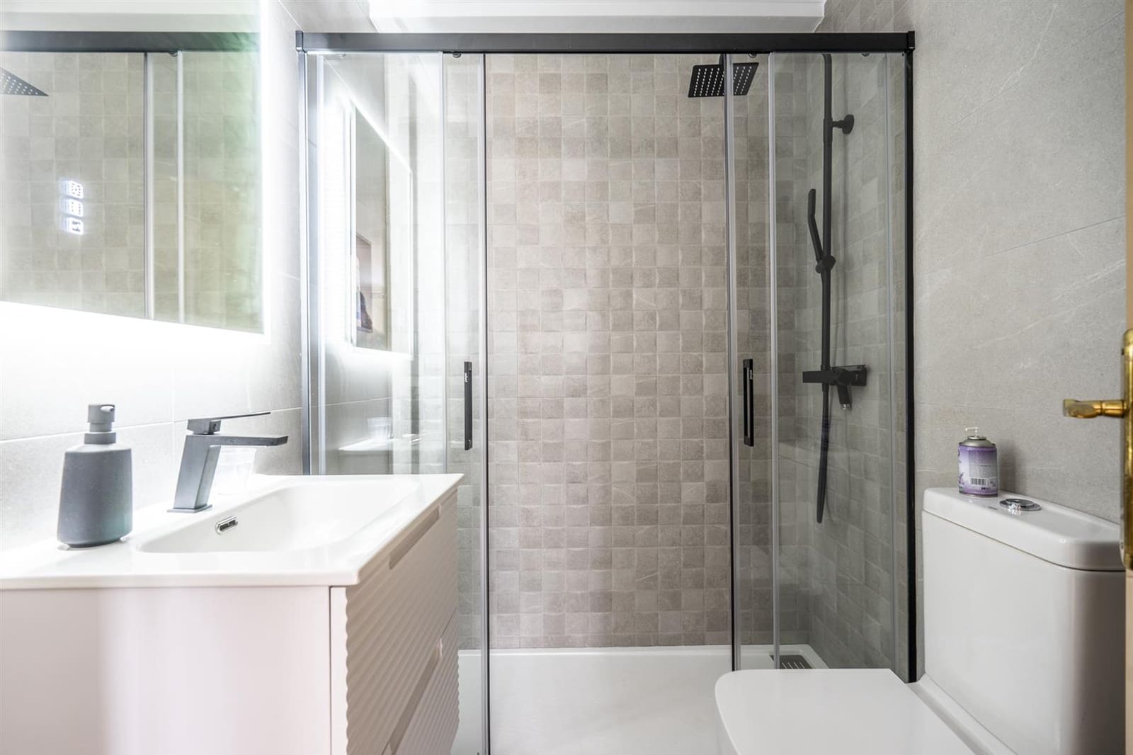 6 slaapkamer Villa te koop in Avileses - € 225.000 (Ref: 9598685)