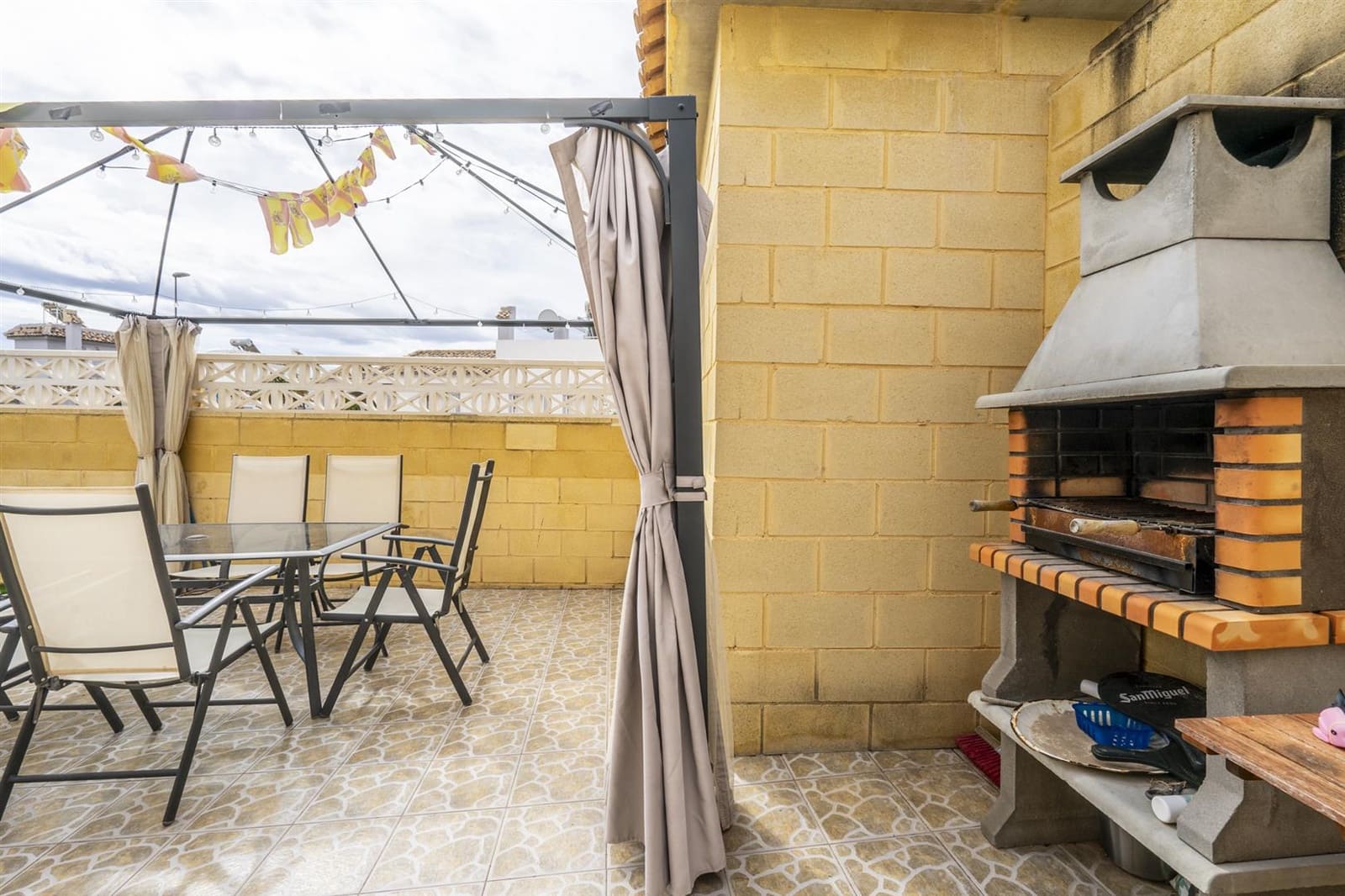 6 slaapkamer Villa te koop in Avileses - € 225.000 (Ref: 9598685)