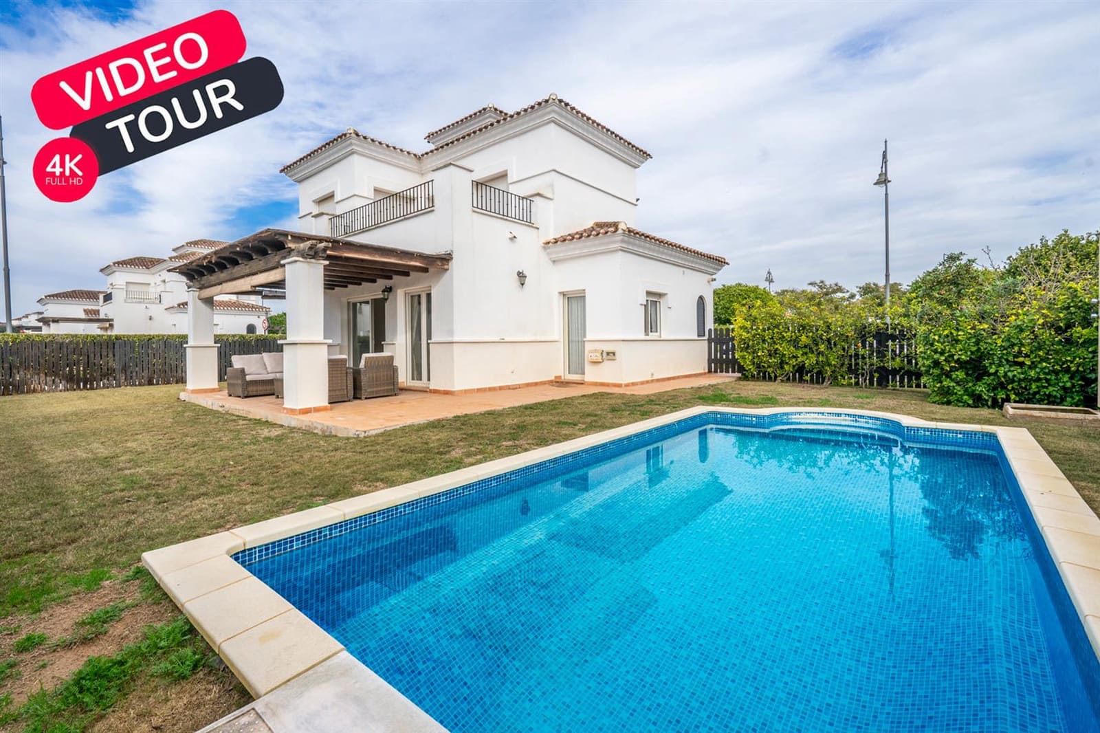 Chalet de 3 habitaciones en Roldan en venta - 360.000 € (Ref: 9610818)