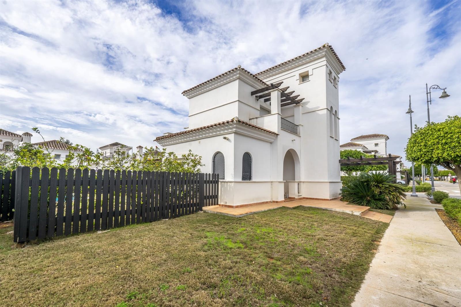 Chalet de 3 habitaciones en Roldan en venta - 360.000 € (Ref: 9610818)