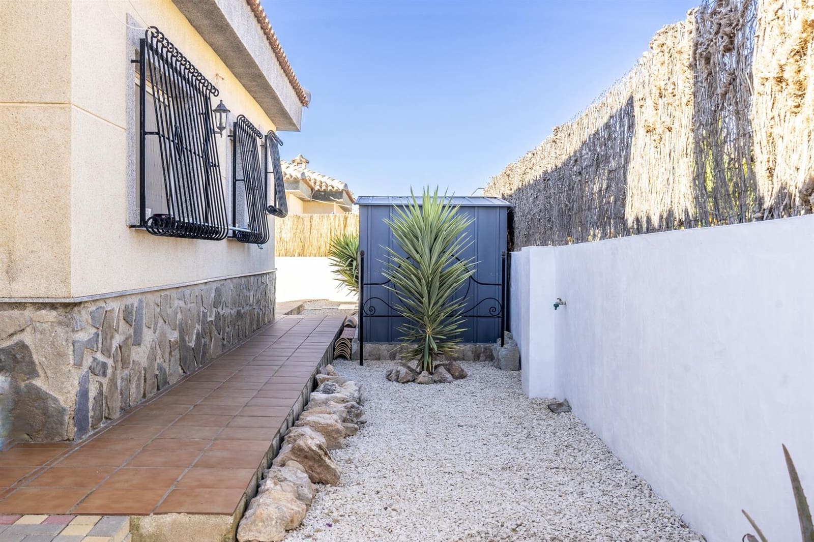 4 slaapkamer Villa te koop in Gea y Truyols met zwembad garage - € 300.000 (Ref: 9629640)