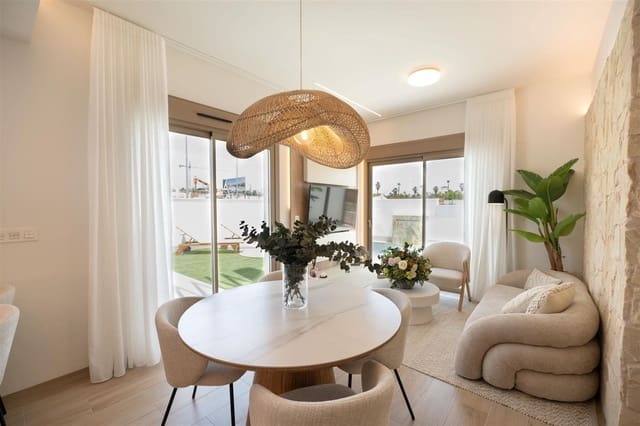 Chalet de 3 habitaciones en Los Alcázares en venta - 439.000 € (Ref: 9683390)