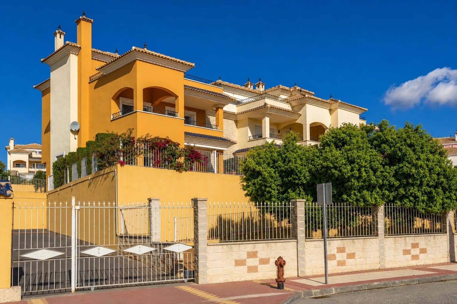 2 bedroom Apartment for sale in Banos y Mendigo - € 230,000 (Ref: 9726349)