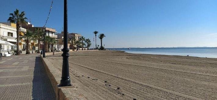 Commercial for sale in Los Alcazares - € 1,575,000 (Ref: 9743144)
