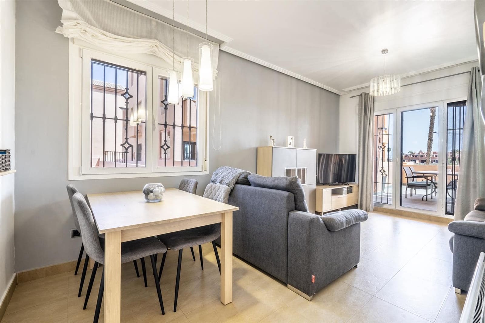 3 sypialnia Apartament na sprzedaż w Los Alcazares z basenem - 265 000 € (Ref: 9770291)