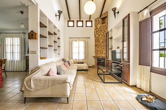 Chalet de 4 habitaciones en Ciudad, San Javier en venta con piscina garaje - 580.000 € (Ref: 9777653)