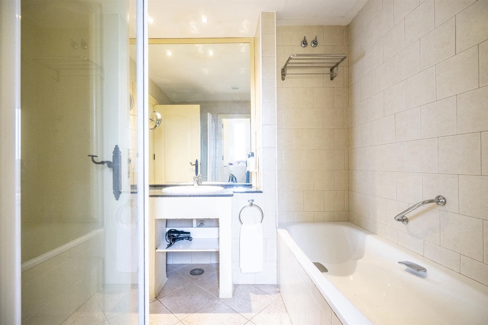 2 soveværelse Lejlighed til salg i Madrid by - € 165.000 (Ref: 9790241)