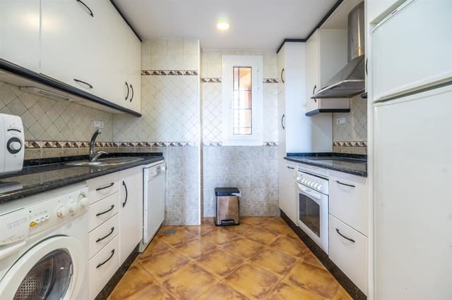 2 soveværelse Lejlighed til salg i Ciudad Universitaria, Madrid by - € 165.000 (Ref: 9790241)