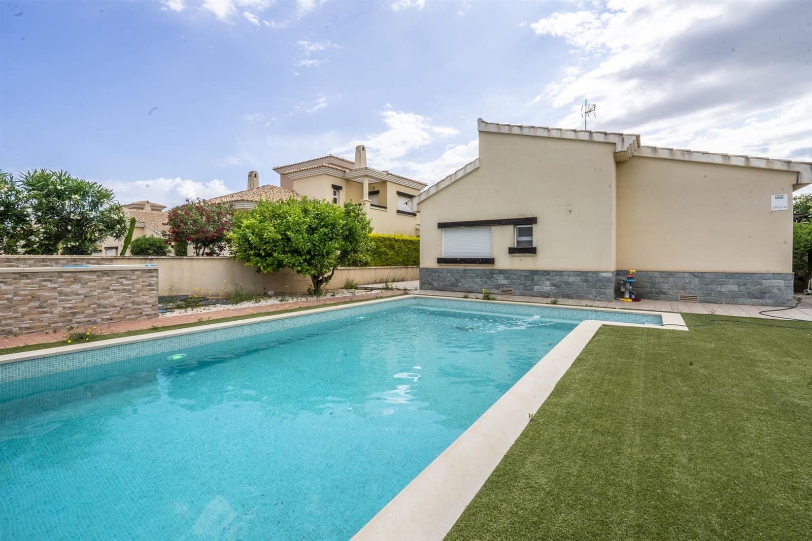 3 bedroom Villa for sale in Gea y Truyols - € 325,000 (Ref: 9848995)
