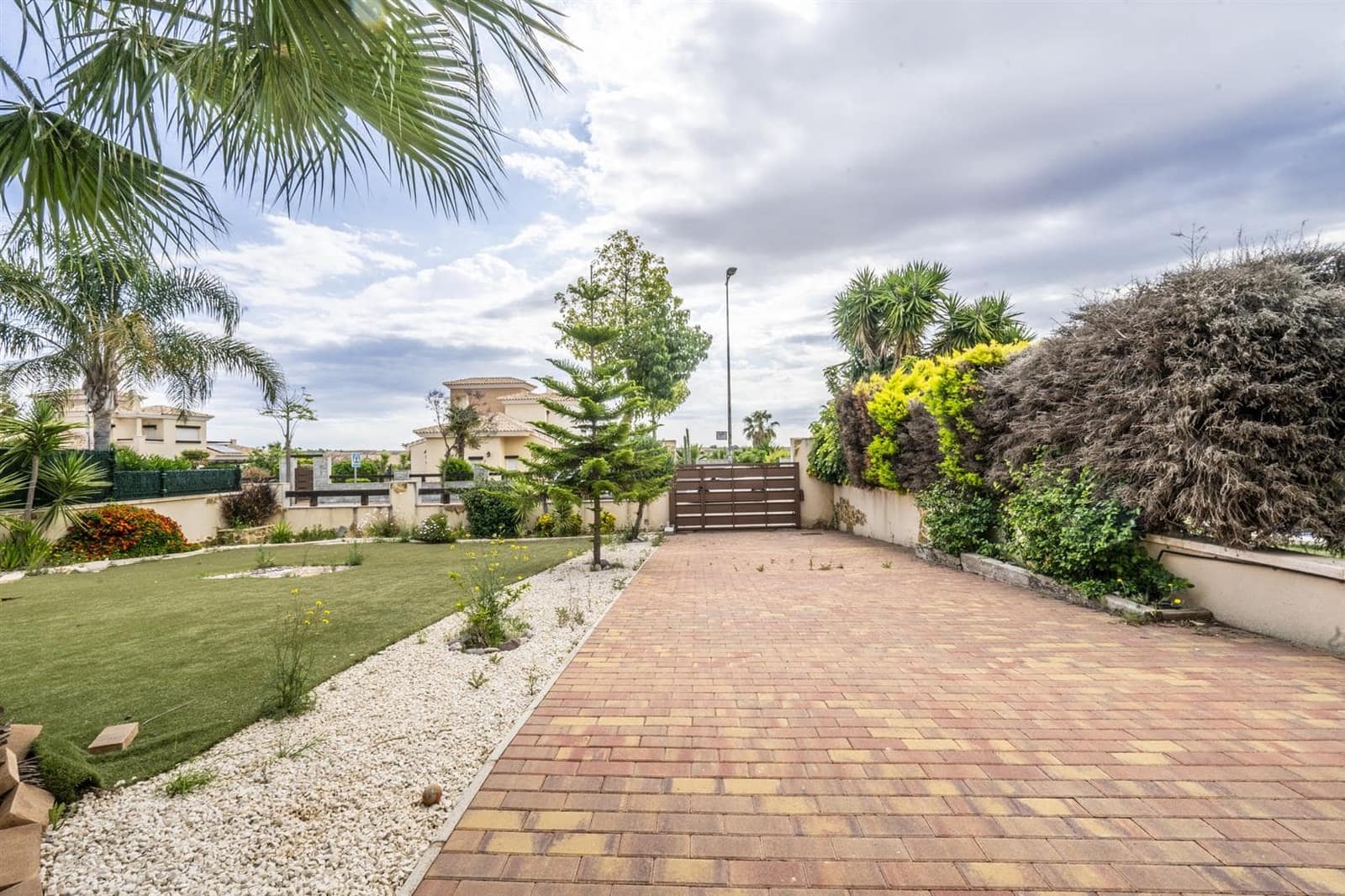 3 bedroom Villa for sale in Gea y Truyols - € 325,000 (Ref: 9848995)