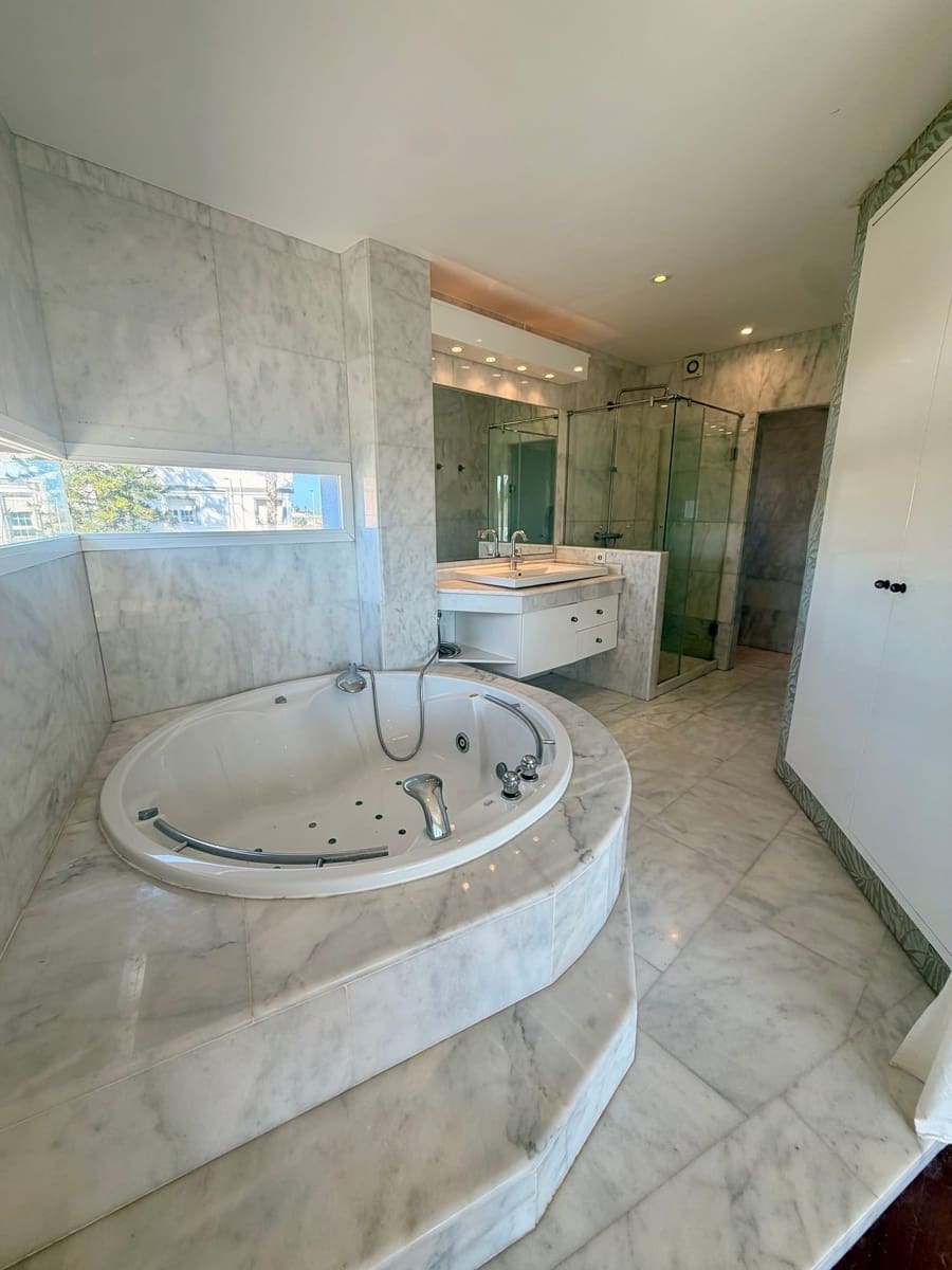 5 makuuhuone Huvila myytävänä paikassa La Manga del Mar Menor - 685 000 € (Ref: 9861528)