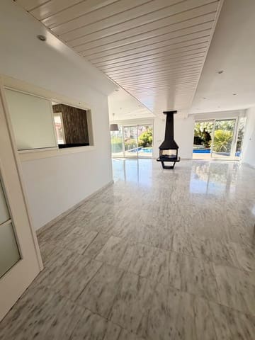 5 makuuhuone Huvila myytävänä paikassa La Manga del Mar Menor - 675 000 € (Ref: 9861528)