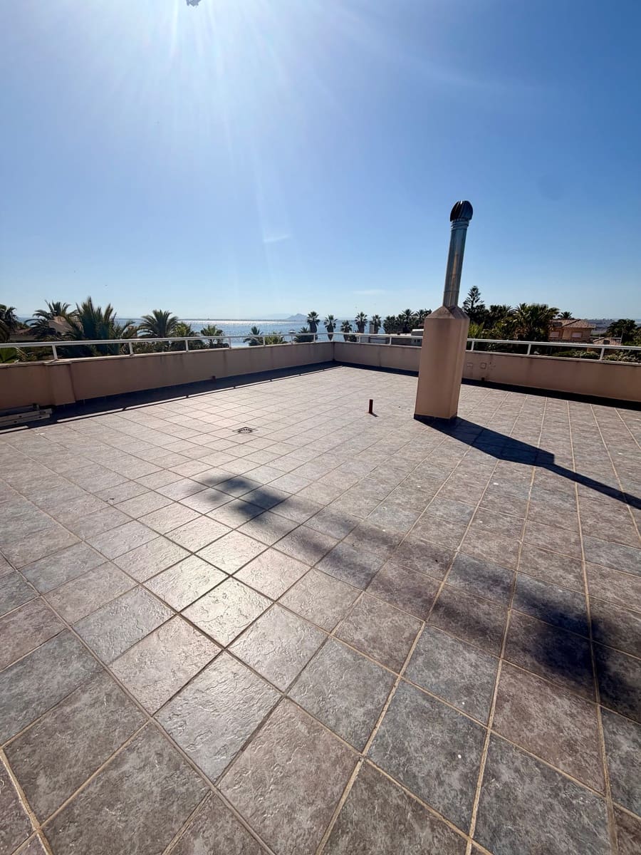 5 makuuhuone Huvila myytävänä paikassa La Manga del Mar Menor - 685 000 € (Ref: 9861528)