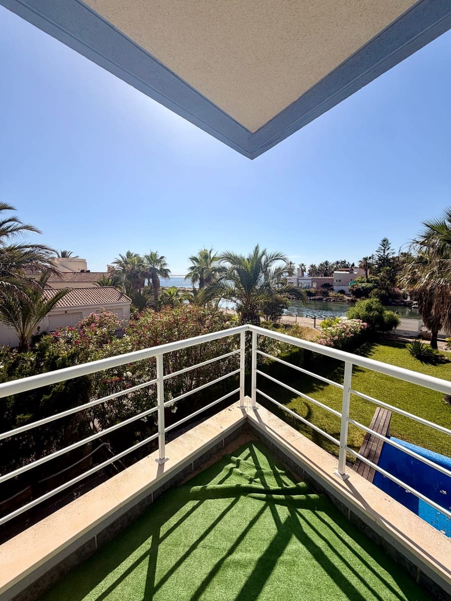 5 makuuhuone Huvila myytävänä paikassa La Manga del Mar Menor - 685 000 € (Ref: 9861528)
