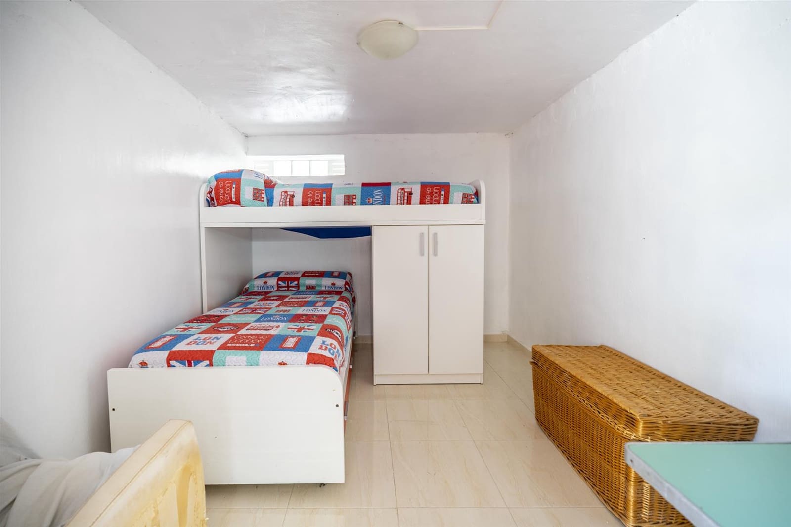 5 makuuhuone Huvila myytävänä paikassa Isla Plana - 775 000 € (Ref: 9906825)