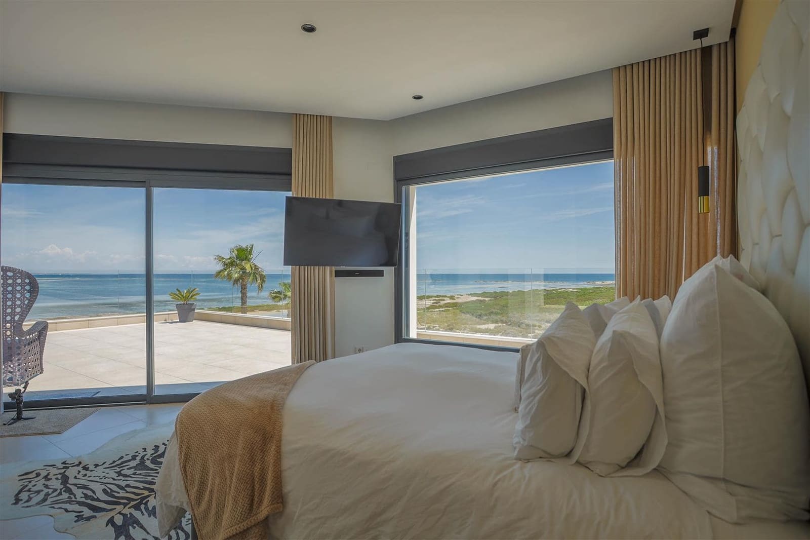 4 quarto Moradia para venda em La Manga del Mar Menor com piscina - 2 150 000 € (Ref: 9912499)