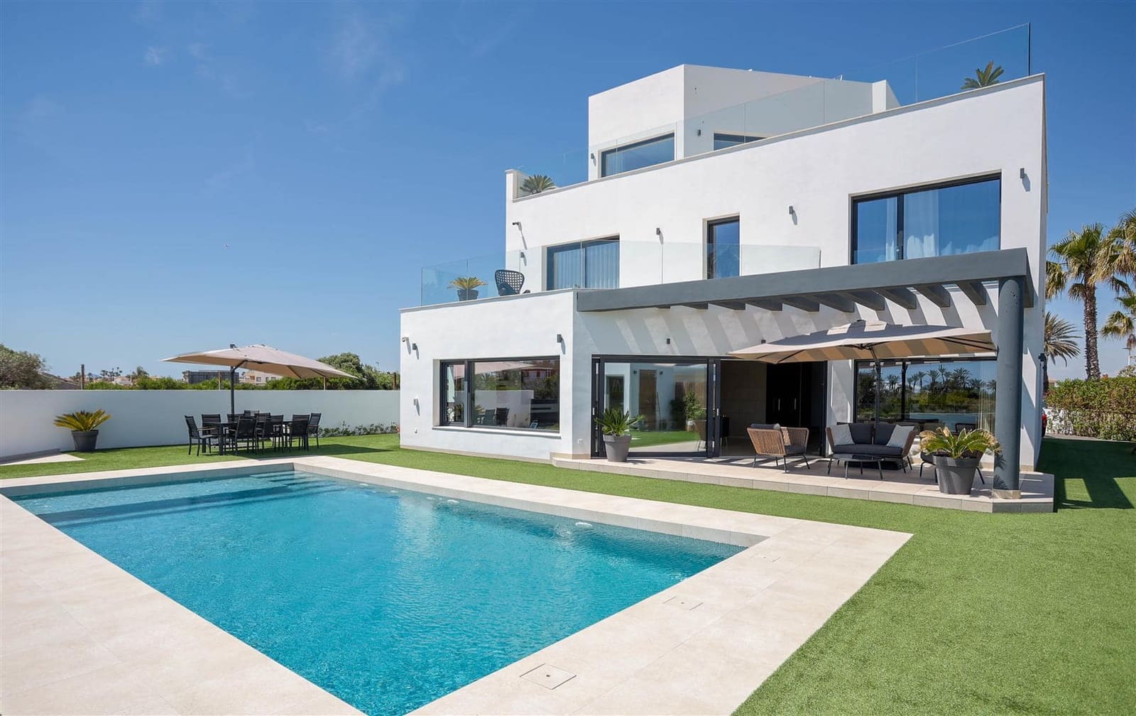 4 quarto Moradia para venda em La Manga del Mar Menor com piscina - 2 150 000 € (Ref: 9912499)