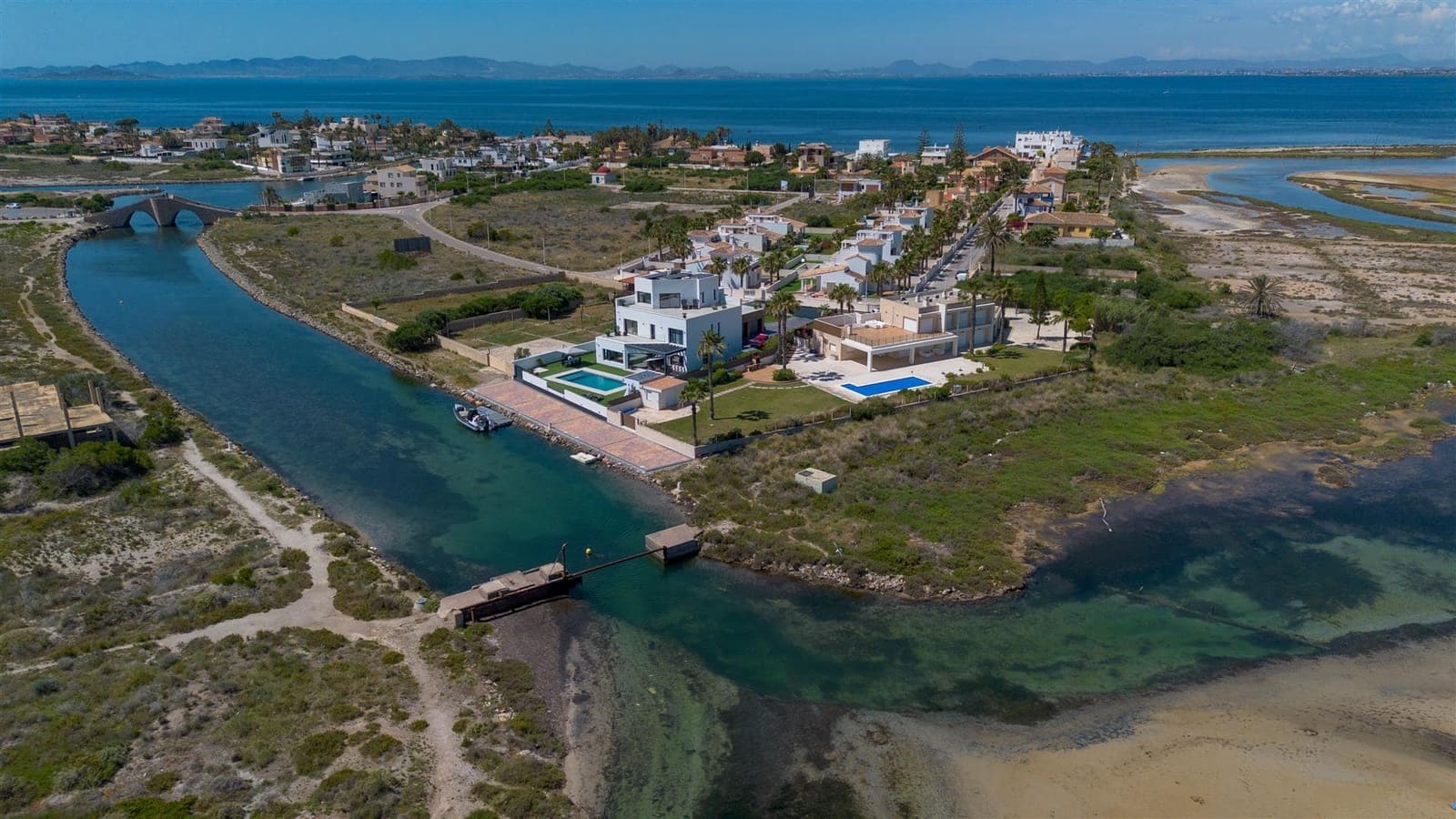 4 quarto Moradia para venda em La Manga del Mar Menor com piscina - 2 150 000 € (Ref: 9912499)
