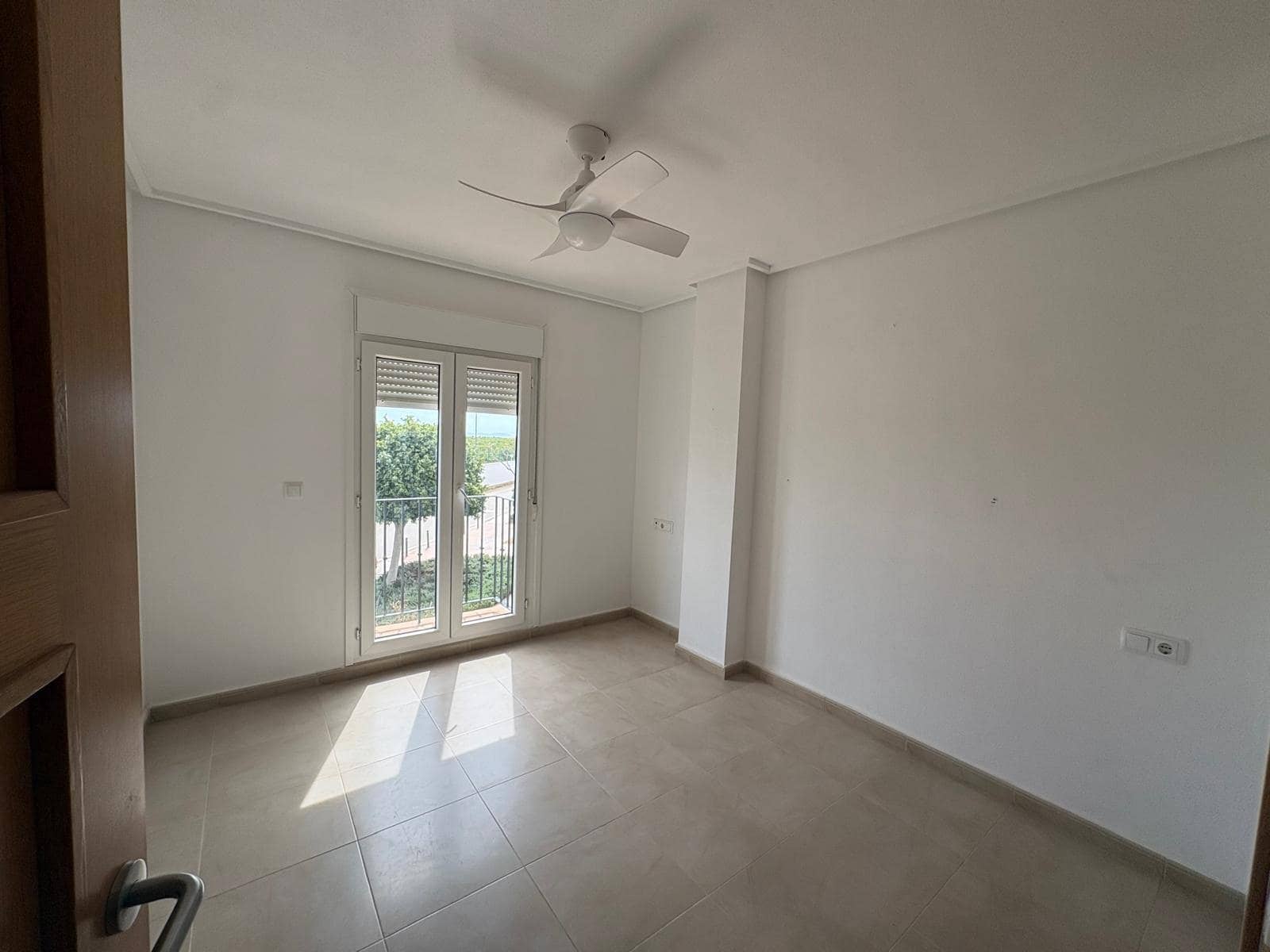 2 soveværelse Lejlighed til leje i Roldan med garage - € 650 (Ref: 9923216)