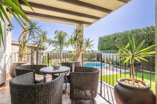 Chalet de 4 habitaciones en Beniel en venta con piscina - 595.000 € (Ref: 9932807)