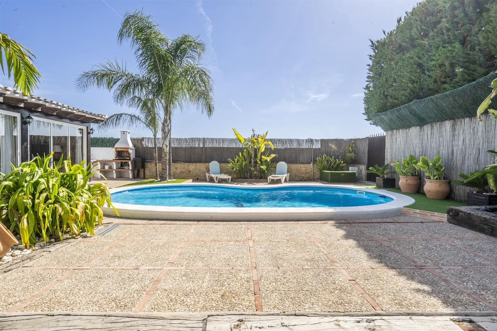 Chalet de 4 habitaciones en Beniel en venta con piscina - 595.000 € (Ref: 9932807)