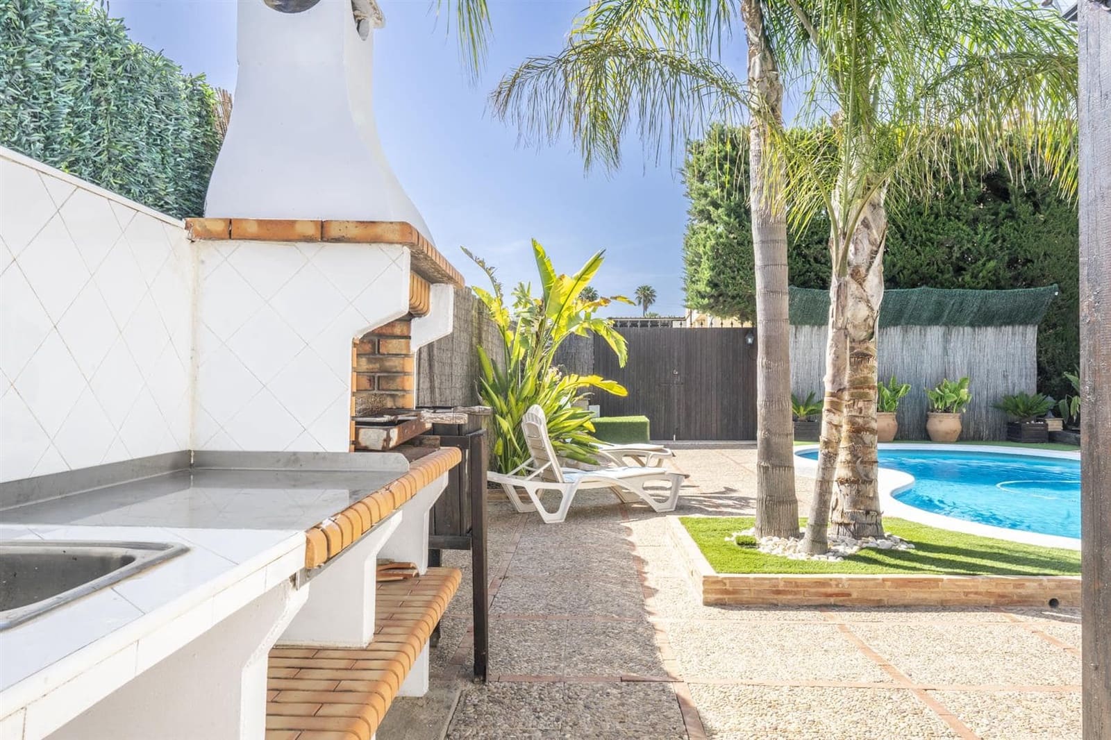 Chalet de 4 habitaciones en Beniel en venta con piscina - 595.000 € (Ref: 9932807)
