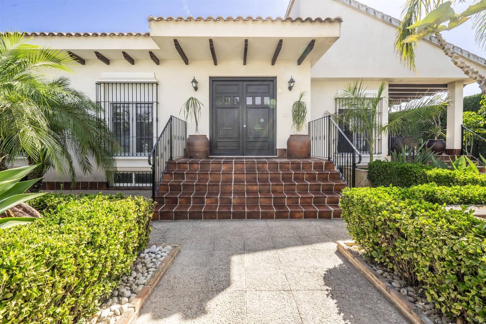 Chalet de 4 habitaciones en Beniel en venta con piscina - 595.000 € (Ref: 9932807)