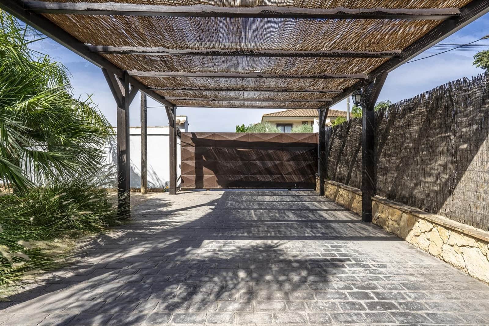 Chalet de 4 habitaciones en Beniel en venta con piscina - 595.000 € (Ref: 9932807)