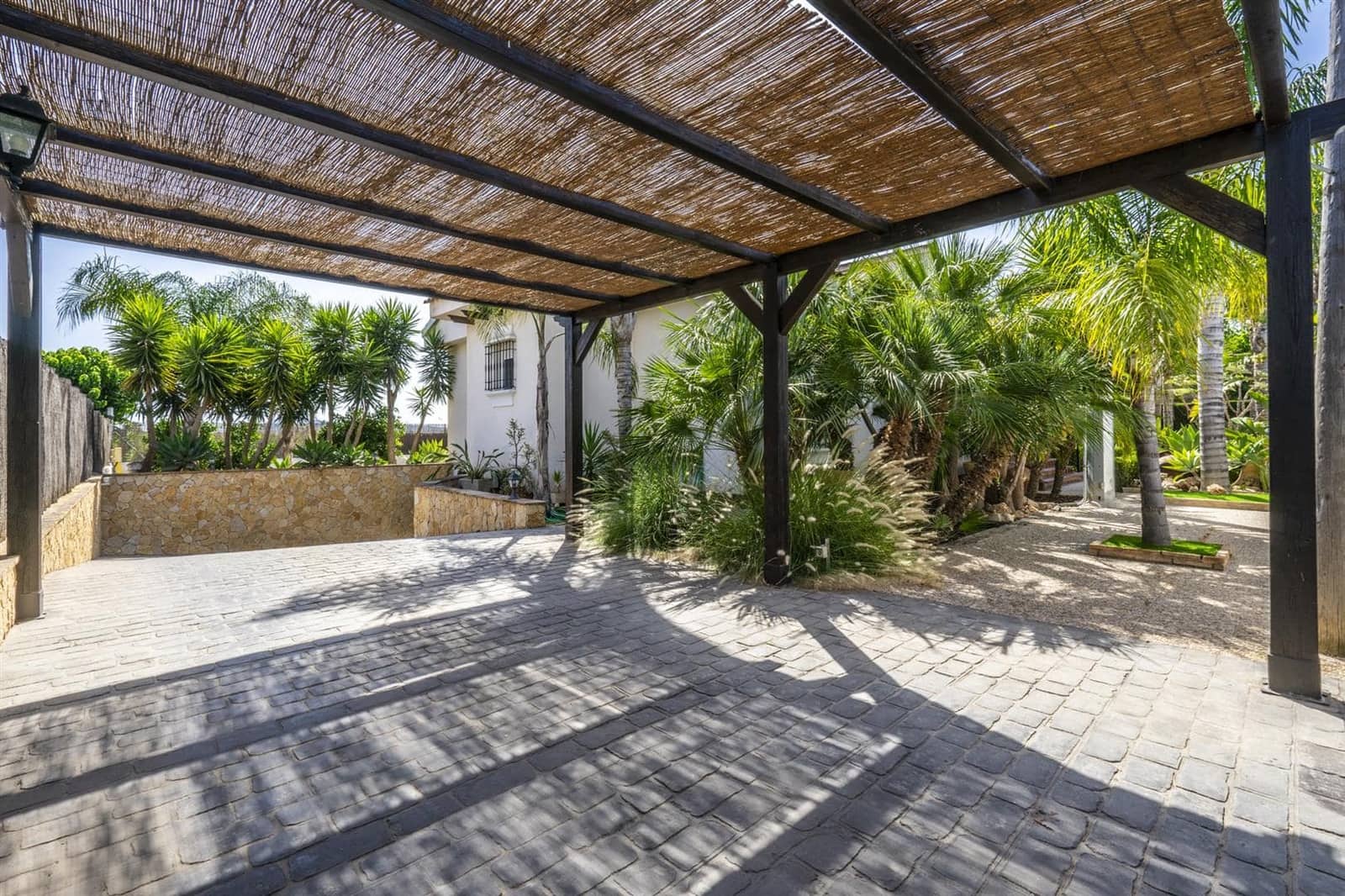 Chalet de 4 habitaciones en Beniel en venta con piscina - 595.000 € (Ref: 9932807)