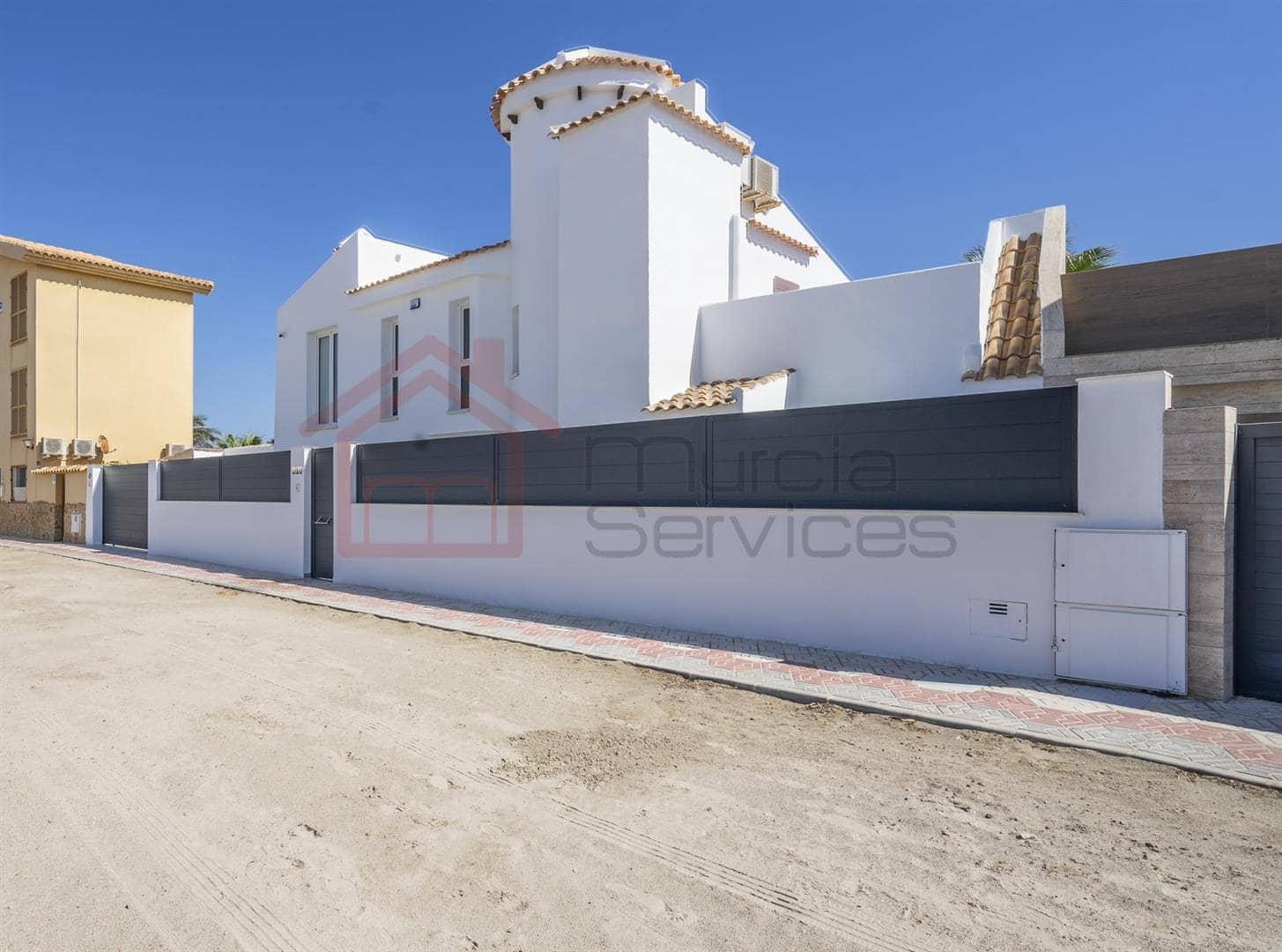 3 makuuhuone Huvila myytävänä paikassa La Manga del Mar Menor - 1 650 000 € (Ref: 9939323)