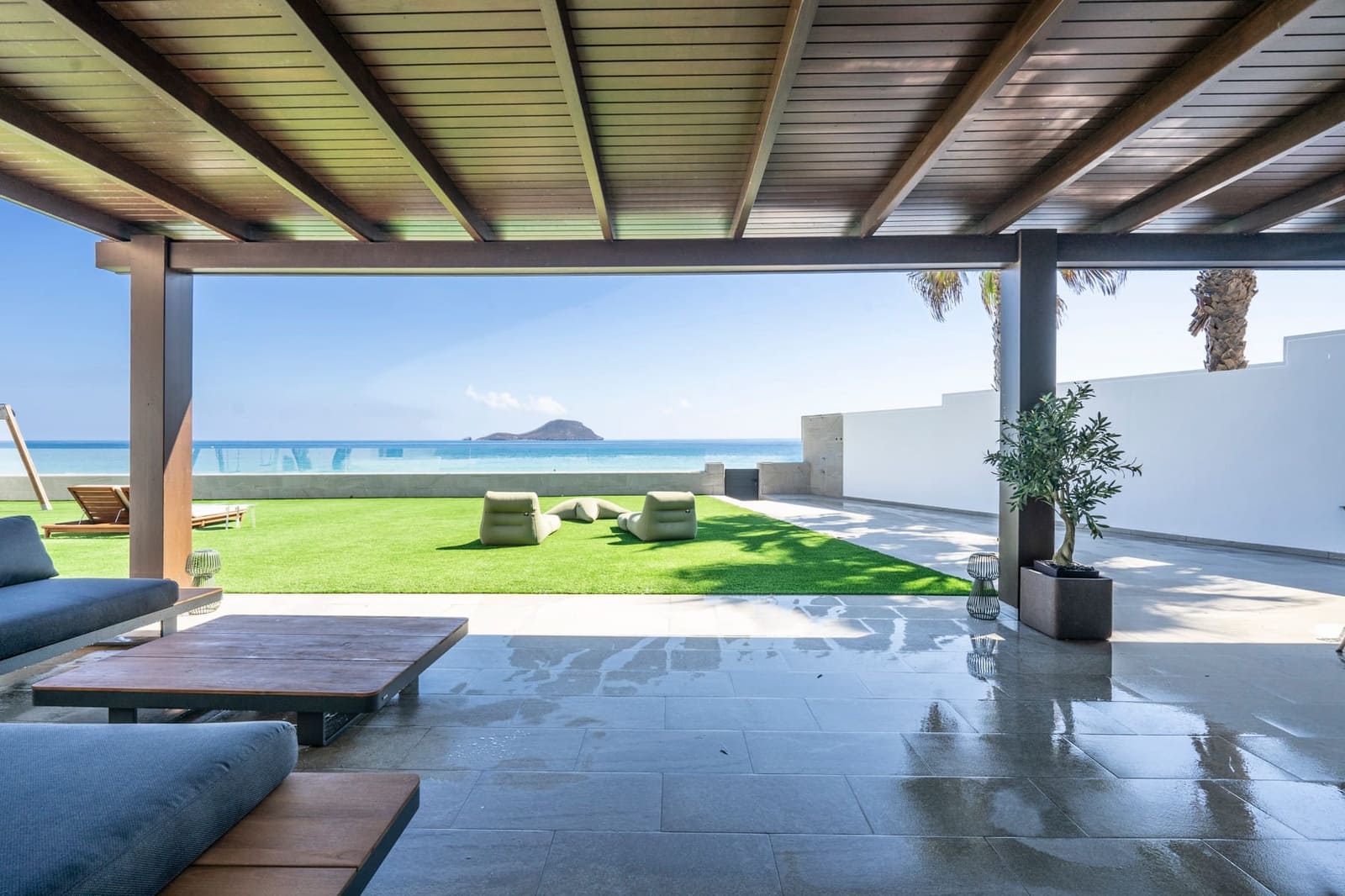 3 bedroom Villa for sale in La Manga del Mar Menor - € 1,650,000 (Ref: 9939323)