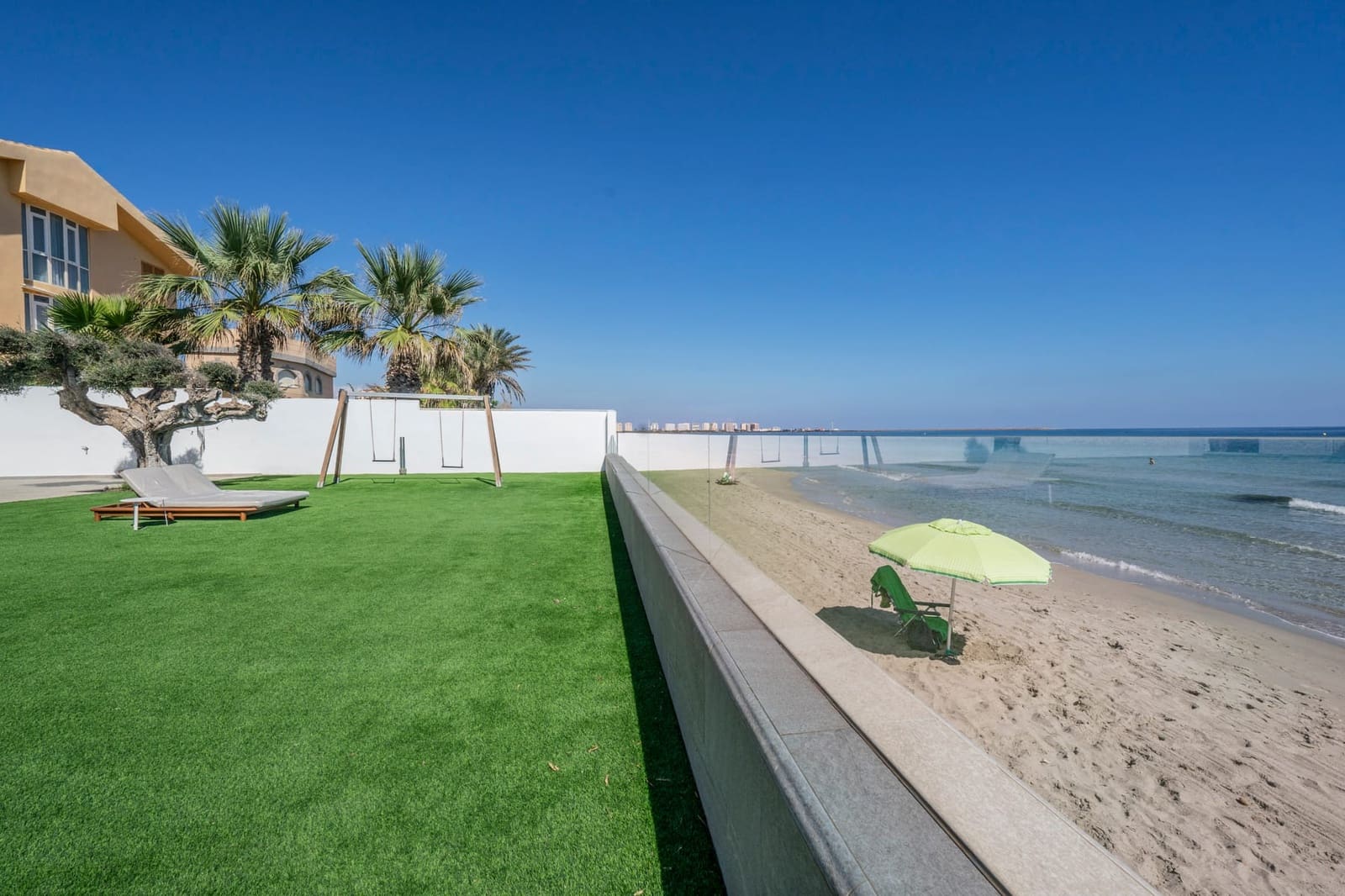 3 bedroom Villa for sale in La Manga del Mar Menor - € 1,650,000 (Ref: 9939323)