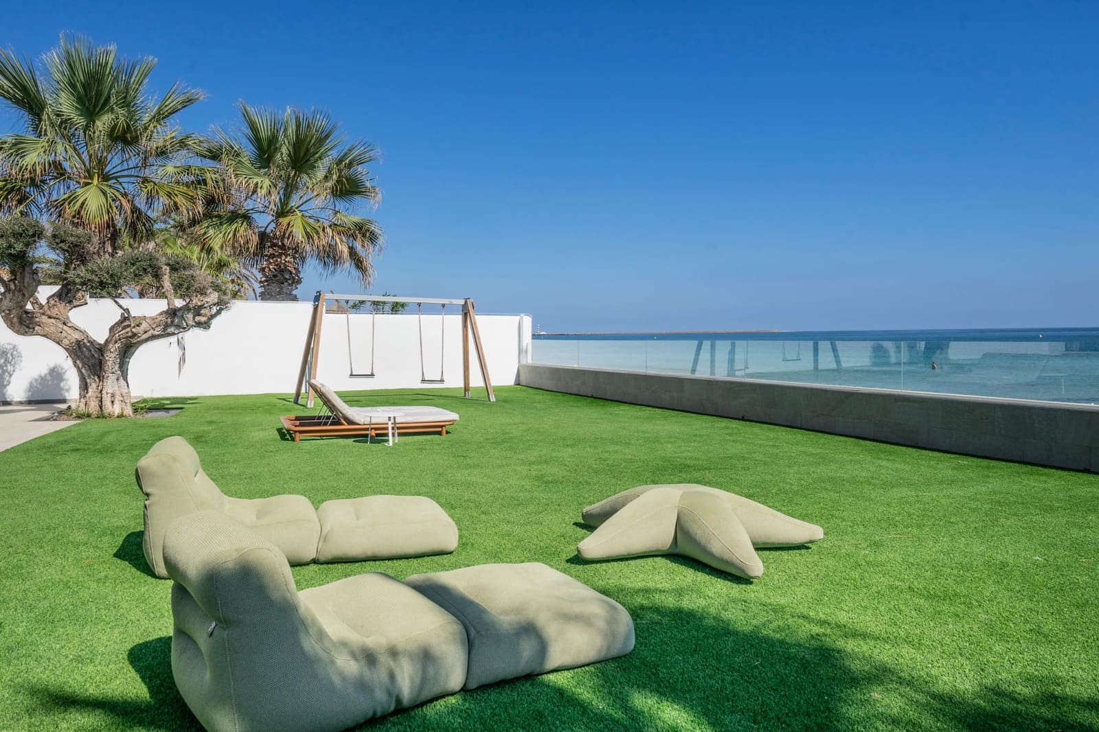 3 bedroom Villa for sale in La Manga del Mar Menor - € 1,650,000 (Ref: 9939323)