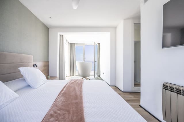 3 bedroom Villa for sale in La Manga del Mar Menor with garage - € 1,650,000 (Ref: 9939323)