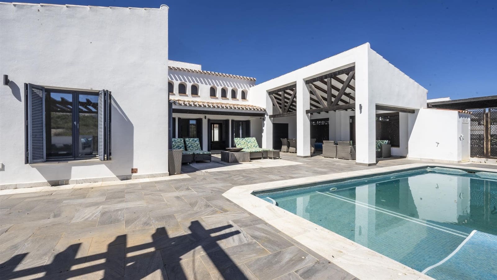 4 makuuhuone Huvila myytävänä paikassa El Valle Golf Resort - 650 000 € (Ref: 9939324)