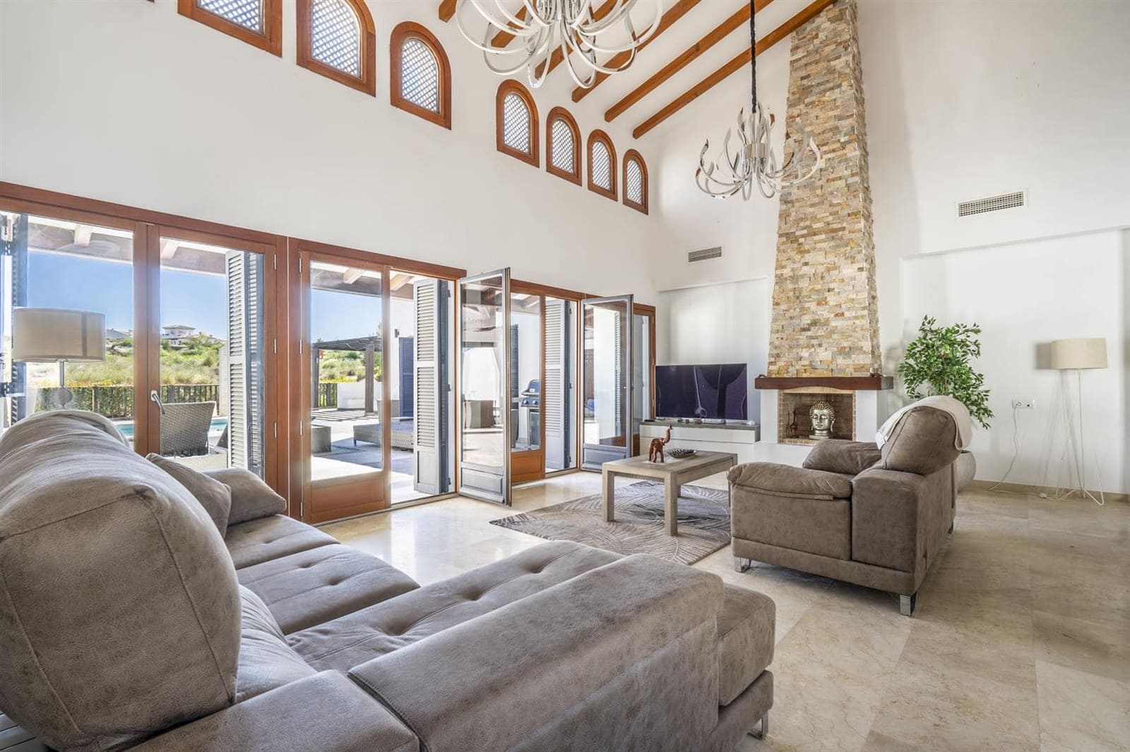 4 makuuhuone Huvila myytävänä paikassa El Valle Golf Resort - 650 000 € (Ref: 9939324)
