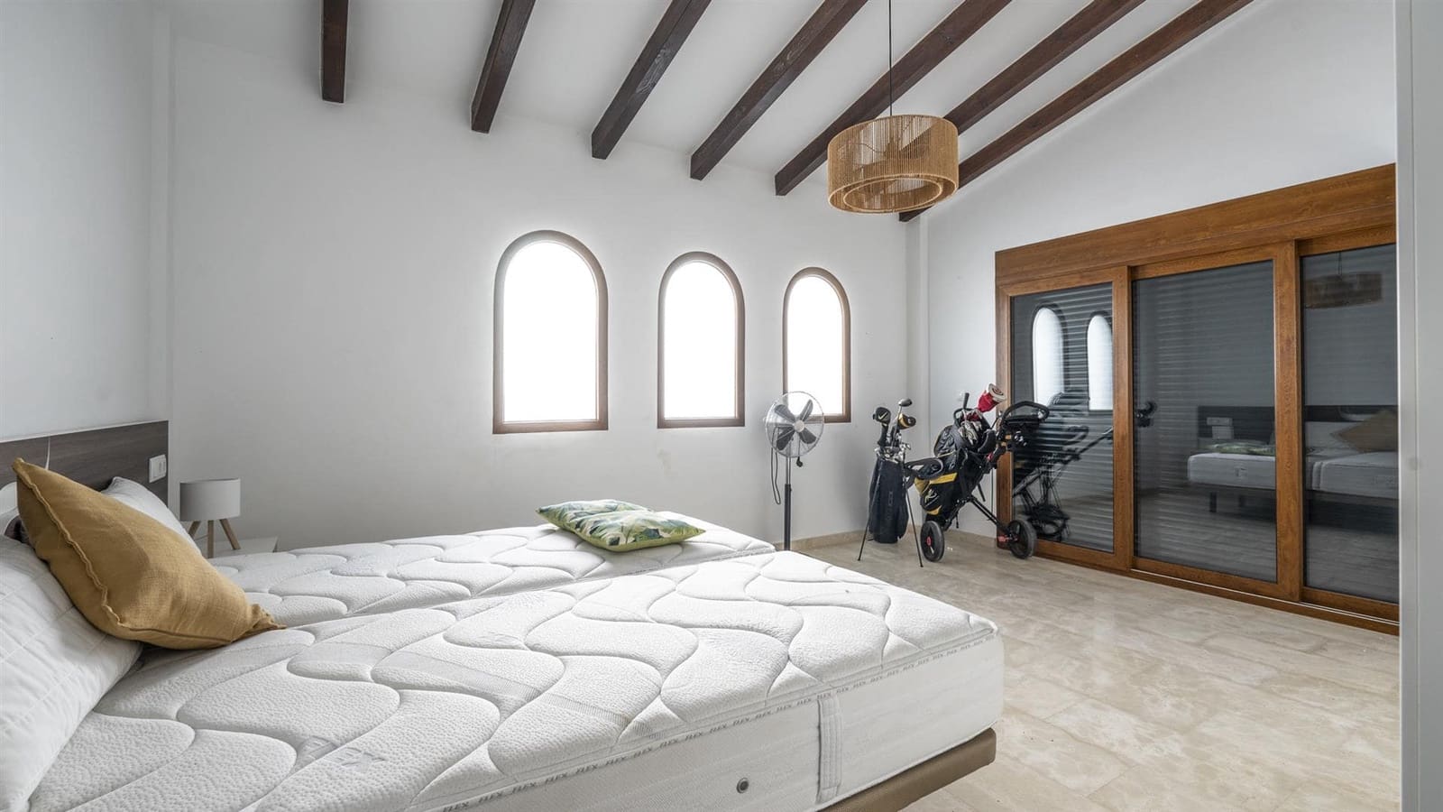 4 makuuhuone Huvila myytävänä paikassa El Valle Golf Resort - 650 000 € (Ref: 9939324)