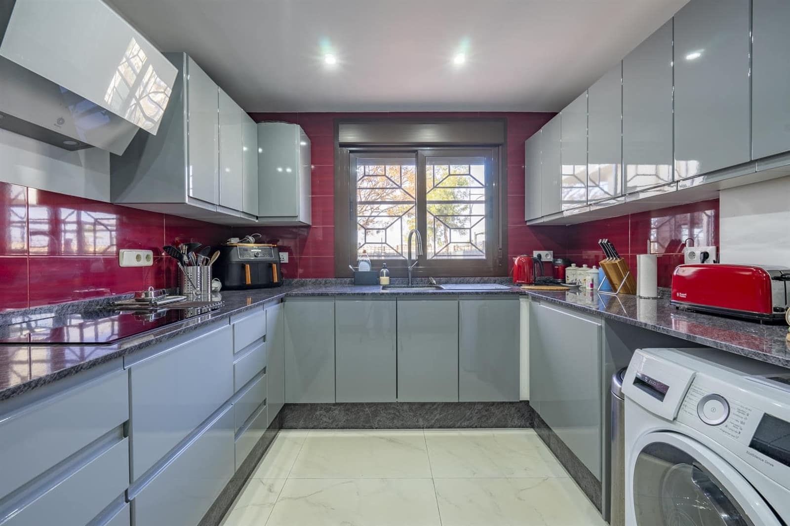 3 sovrum Hus till salu i San Cayetano med pool - 195 000 € (Ref: 9953707)